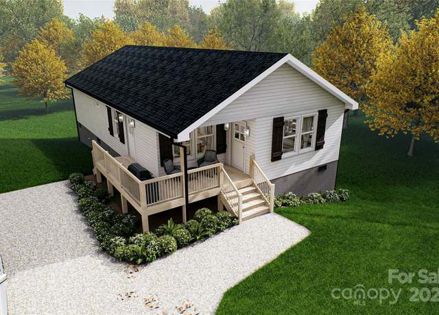 Property at 131 Acorn Ln, Waynesville, NC 28785, 3 beds, 2 baths