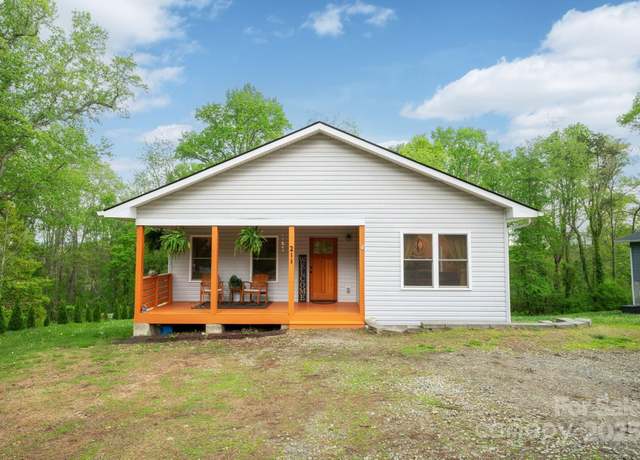 Property at 211 Sidewinder Ln, Asheville, NC 28806, 3 beds, 2 baths