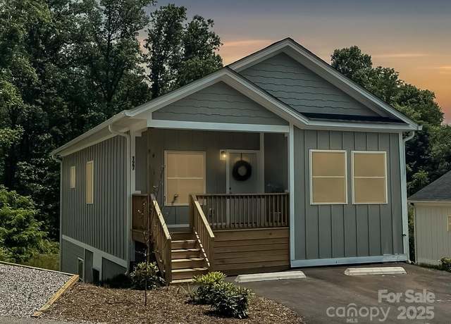 Property at 127 Northbend Dr, Asheville, NC 28804, 4 beds, 3.5 baths