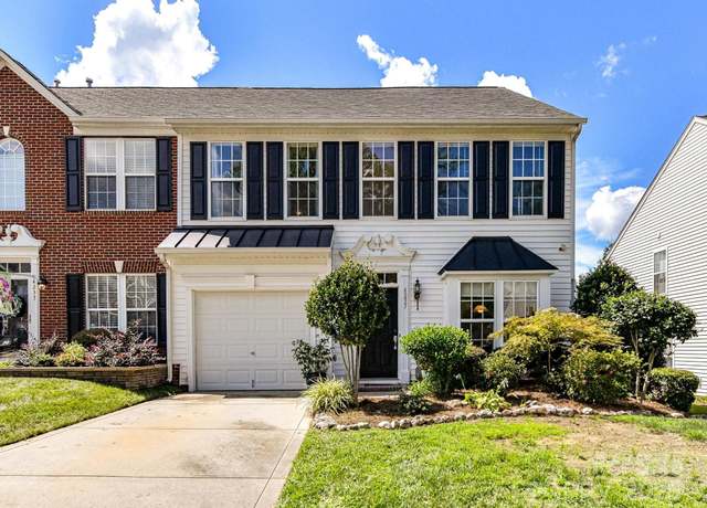 Property at 4237 Piccadilly Ln, Fort Mill, SC 29707, 3 beds, 2.5 baths