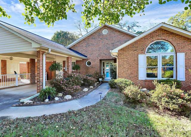 Property at 1811 Charter Dr, Rock Hill, SC 29732, 2 beds, 2 baths