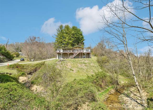 Property at 52 Westwind Dr, Canton, NC 28716, 3 beds, 2 baths