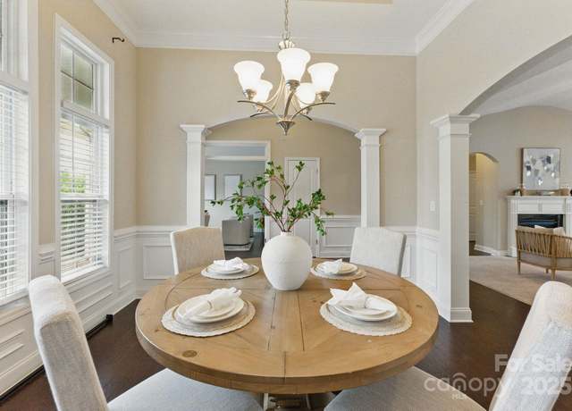 Property at 8830 Artesa Mill Ln, Charlotte, NC 28214, 3 beds, 2 baths