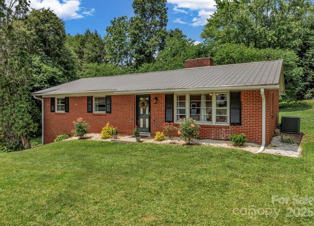 Property at 53 Belmont St, Canton, NC 28716, 3 beds, 1.5 baths