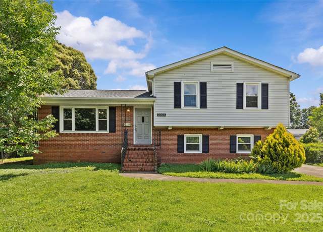 Property at 2000 Townsend Ave, Charlotte, NC 28205, 4 beds, 2 baths