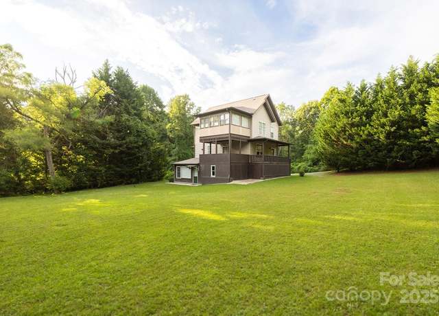Property at 116 Unaka Ave, Asheville, NC 28803, 3 beds, 2.5 baths