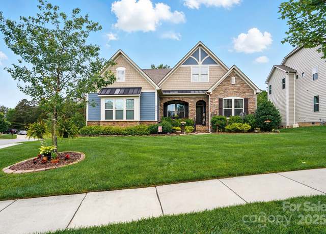 Property at 10903 Skymont Dr, Huntersville, NC 28078, 4 beds, 3 baths