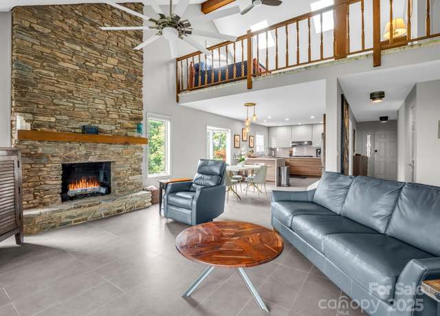 Property at 204 Fleetwood Plz, Hendersonville, NC 28739, 3 beds, 2.5 baths