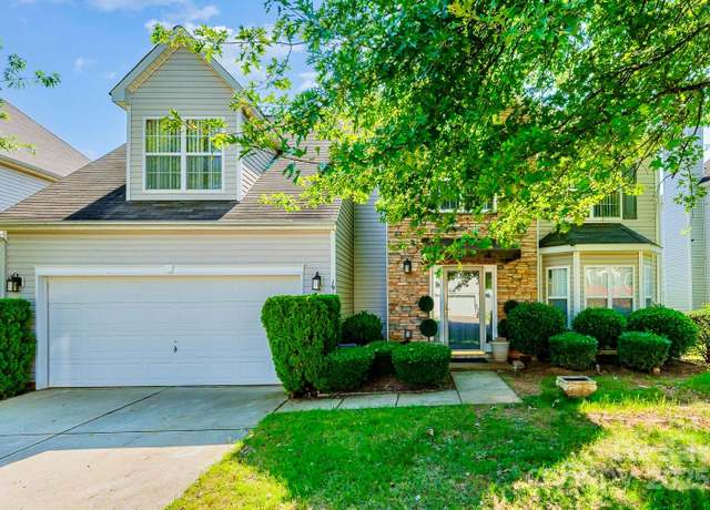 Property at 1912 Darbywine Dr, Charlotte, NC 28216, 4 beds, 2.5 baths