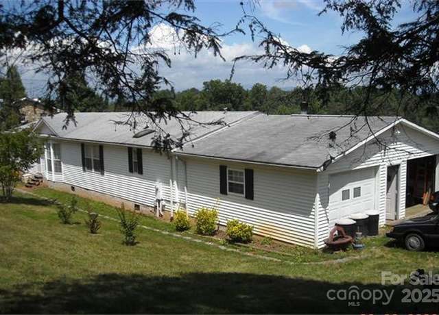 Property at 2 Yellow Roses Ln, Leicester, NC 28748, 3 beds, 2 baths