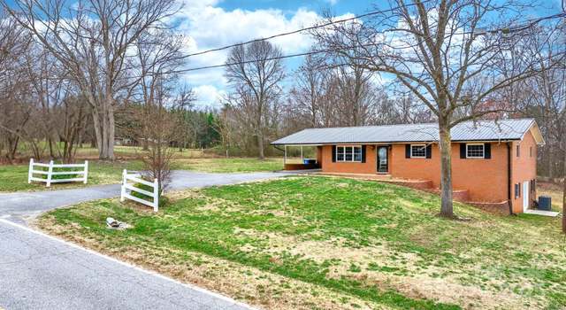 Photo of 104 Pop Davis Rd, Taylorsville, NC 28681