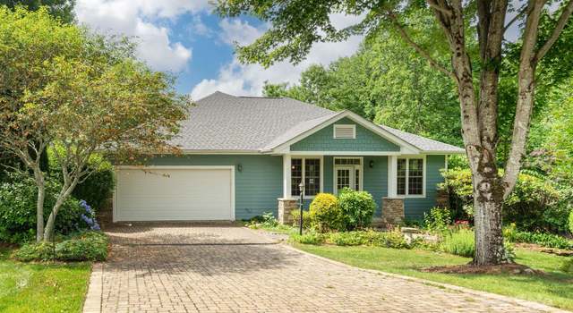 Photo of 35 Stonecrest Ct, Flat Rock, NC 28731