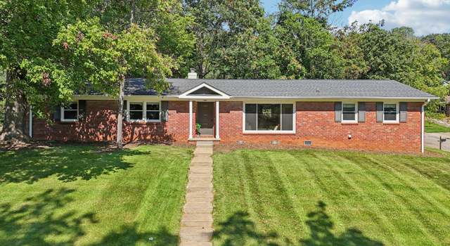 Photo of 1 Forest Ln, Asheville, NC 28805
