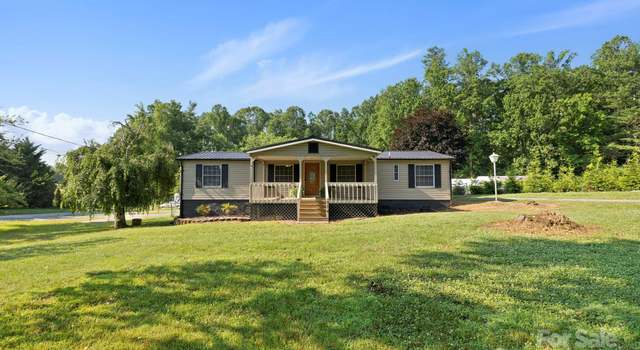 Photo of 374 Big Hungry Rd, Flat Rock, NC 28731