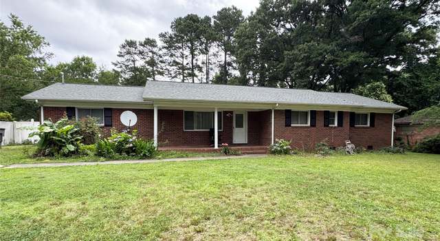 Photo of 6539 Louglen Cir, Charlotte, NC 28212