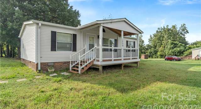 Photo of 1229 Meadowland Dr, Lincolnton, NC 28092