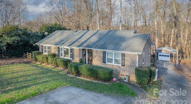 Photo of 2913 Archdale Dr, Charlotte, NC 28210
