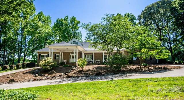 Photo of 210 Airpark Dr, Mooresville, NC 28115