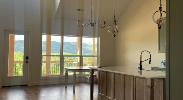 Photo of 126 Chepstow Pl, Black Mountain, NC 28711