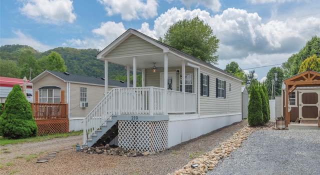 Photo of 219 Pike Pt, Waynesville, NC 28785