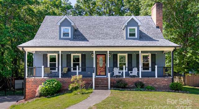 Photo of 416 Summertree Ct, Winston Salem, NC 27127