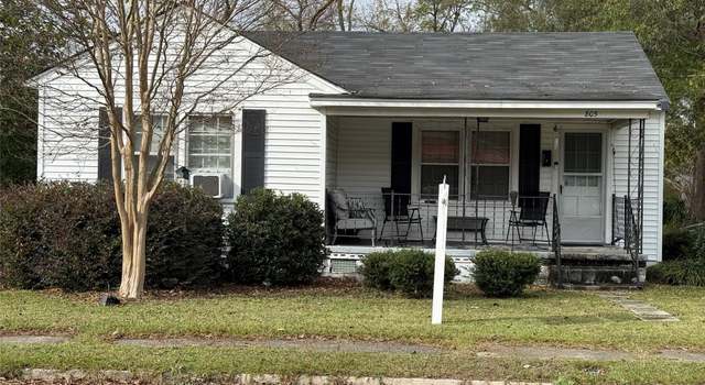 Photo of 805 Breeden Hts, Bennettsville, SC 29513