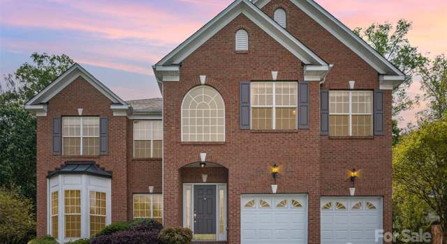 Property at 1801 Briarcrest Dr NW, Charlotte, NC 28269, 5 beds, 3 baths