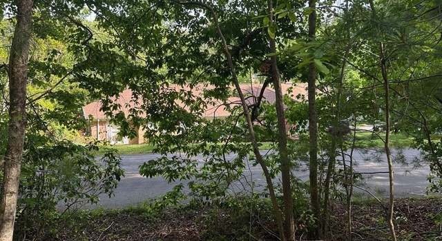 Photo of 37 W Fairway Dr, Etowah, NC 28729