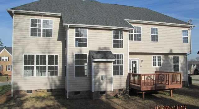 Photo of 7979 Heatherstone Dr, Harrisburg, NC 28075