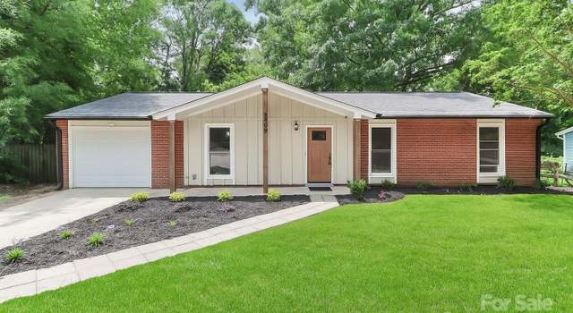 Photo of 6409 Pineburr Ct, Charlotte, NC 28211