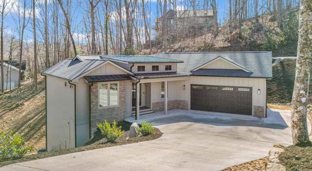 Photo of 113 Foxwood Dr, Hendersonville, NC 28791