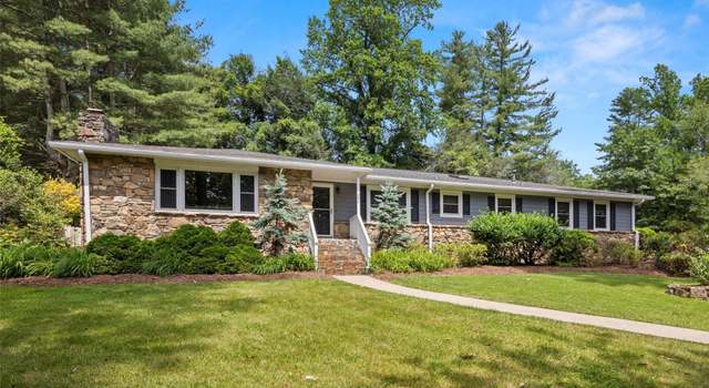 Photo of 1 S Oak Forest Dr, Asheville, NC 28803