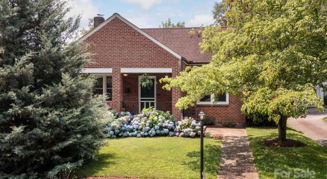 Photo of 9 Colonial Pl, Asheville, NC 28804