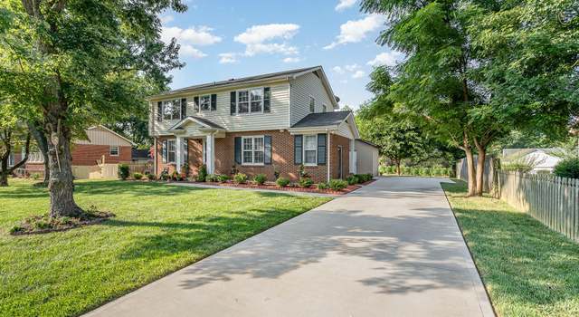 Photo of 7422 Hillbourn Dr, Charlotte, NC 28212