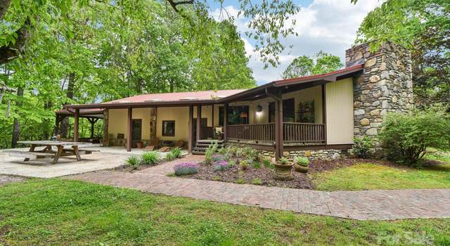Photo of 675 Terrys Gap Rd, Hendersonville, NC 28792