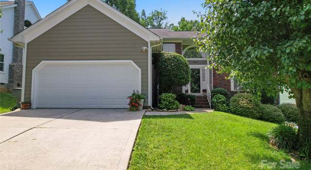 Photo of 10043 Elsenham Ln, Charlotte, NC 28269