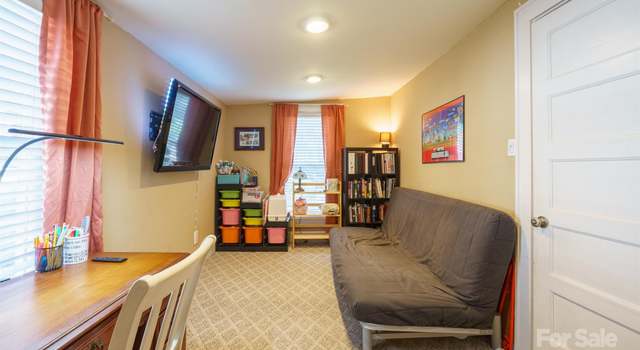 Photo of 402 W 7th St, Newton, NC 28658
