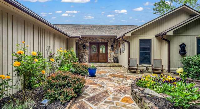 Photo of 11 Bannerwood Dr, Horse Shoe, NC 28742