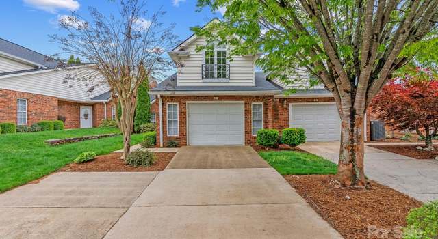 Photo of 52 Lake Pointe Cir, Hendersonville, NC 28792
