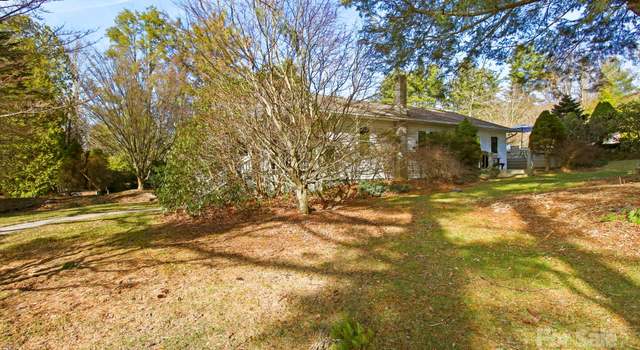 Photo of 33 Royal Pines Dr, Newland, NC 28657