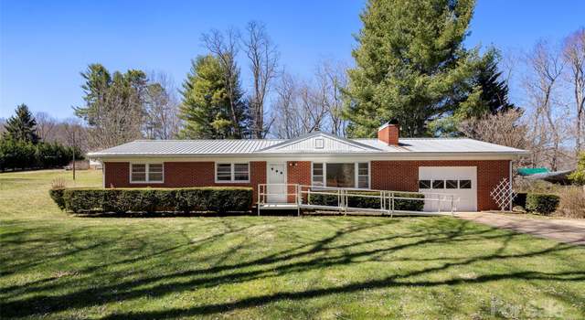 Property at 1120 Oakdale Rd, Waynesville, NC 28786, 3 beds, 1.5 baths