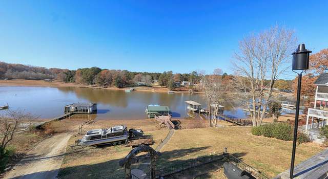 Photo of 6860 Shade Tree Ln, Sherrills Ford, NC 28673