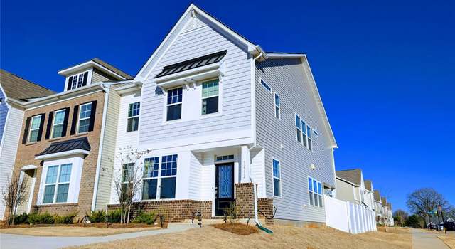 Photo of 12712 Wandering Brook Dr, Charlotte, NC 28273