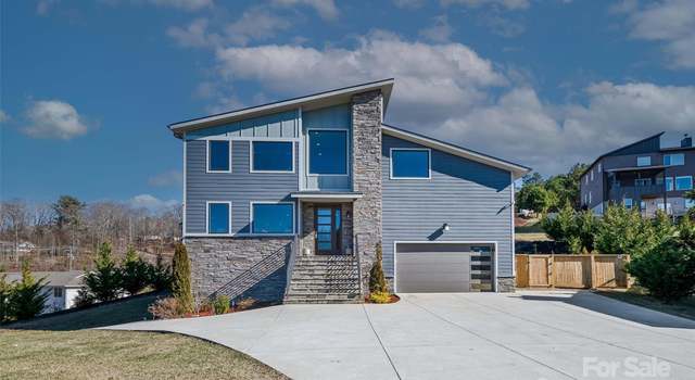 Photo of 11 Pondberry Ct, Asheville, NC 28806