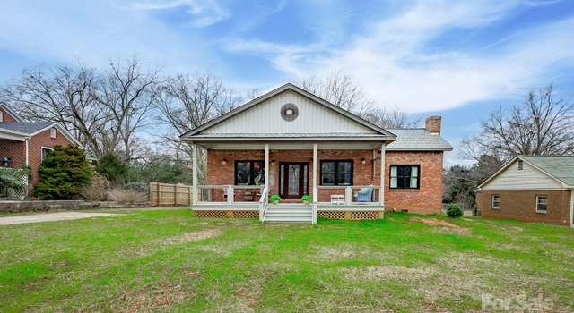 Photo of 408 Hudson St, Winnsboro, SC 29180