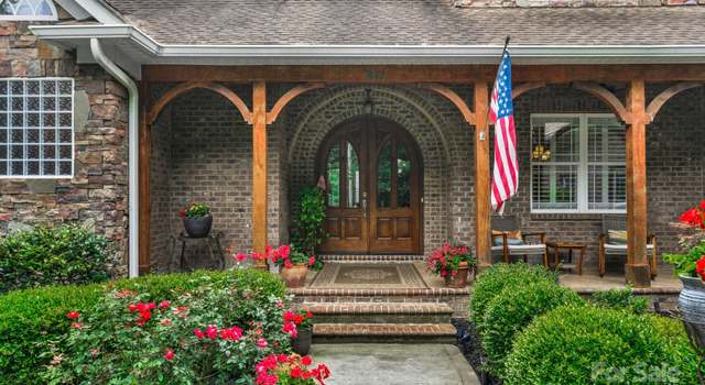 Photo of 362 Squirrel Ln, Lake Wylie, SC 29710