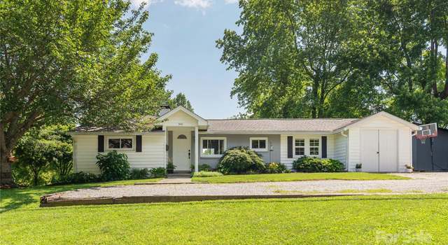 Photo of 540 Oak Grove Rd, Flat Rock, NC 28731