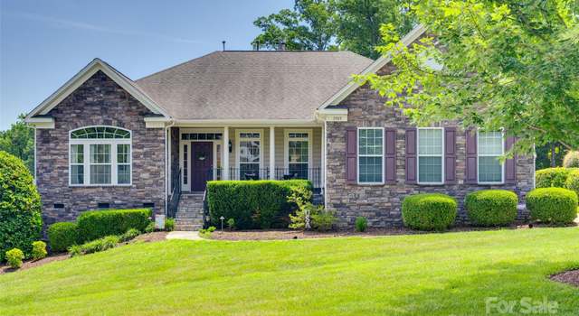 Photo of 3905 Hounslow Ln, Harrisburg, NC 28075