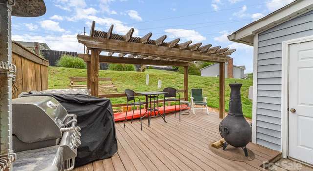 Photo of 1424 River Dr, Belmont, NC 28012