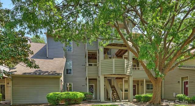 Photo of 2533 Stockbridge Dr, Charlotte, NC 28210